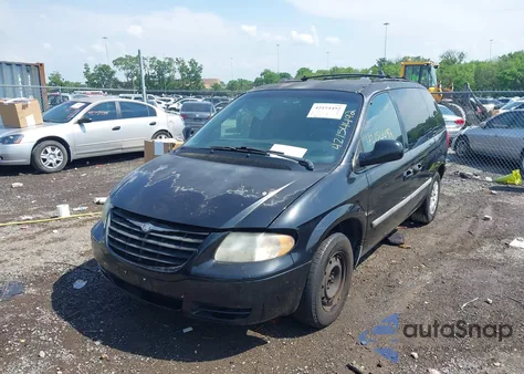 2005 Chrysler Town & Country z USA, uszkodzony, nr VIN 1C4GP45R15B102279